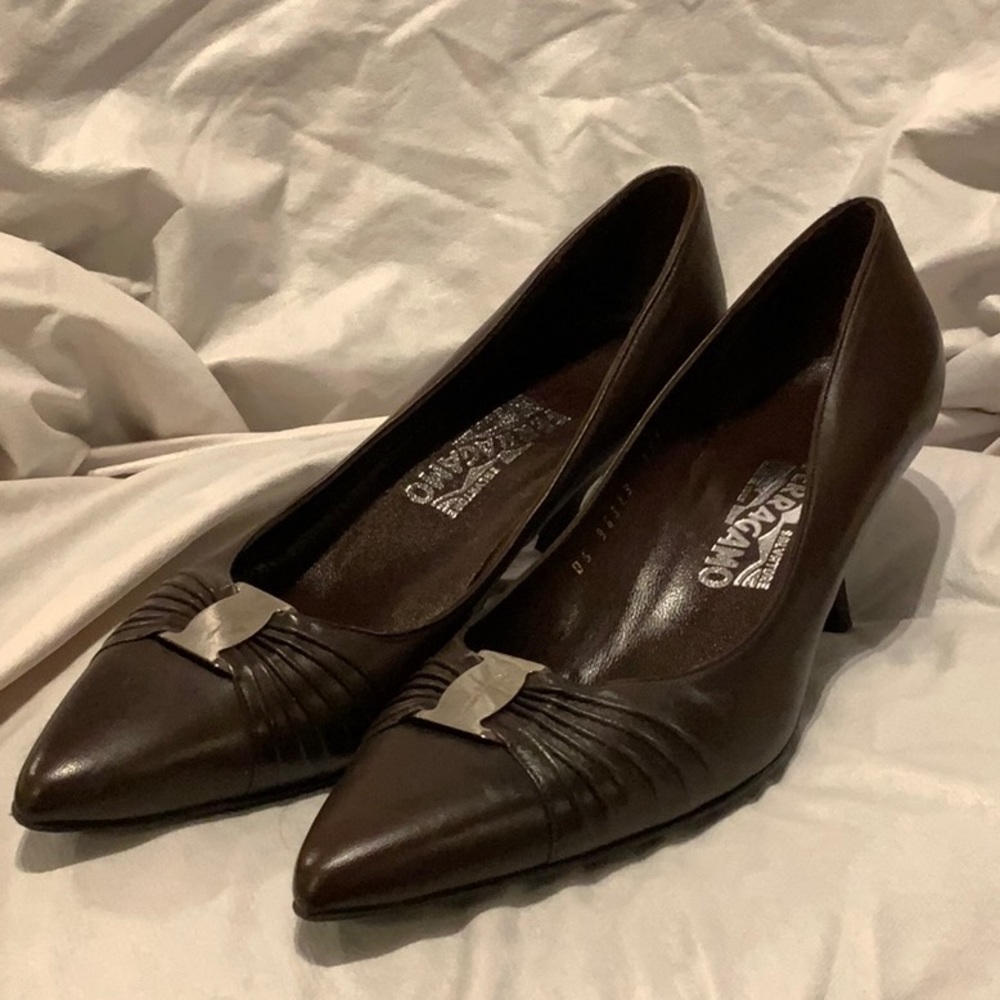 Brown leather kitten heels
